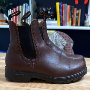 Blundstone High Top Boots in Antique Brown